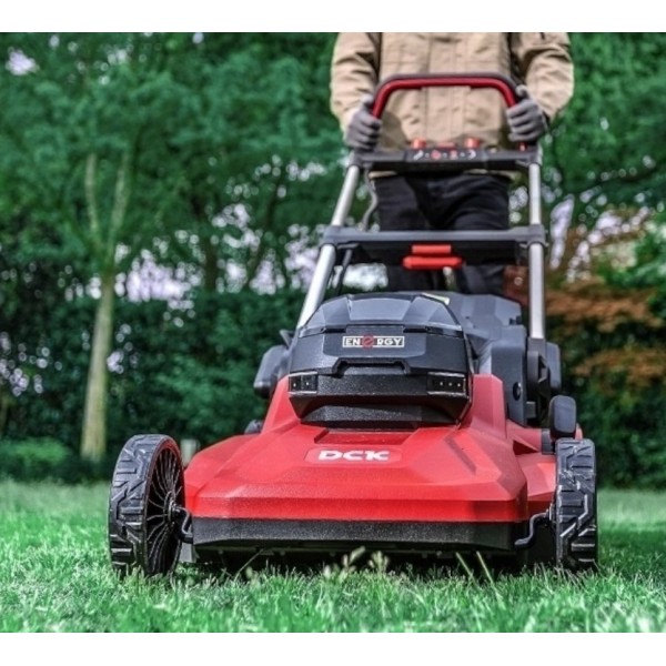 Akumuliatorinė savaeigė vejapjovė DCK KDLM58211PK 1 × 7.5Ah