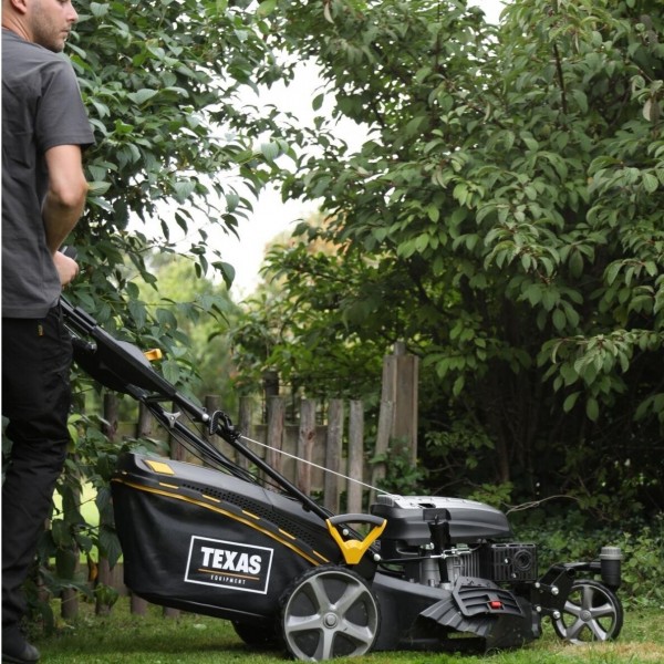 Benzininė savaeigė vejapjovė TEXAS ZT 514TR/W 4in1